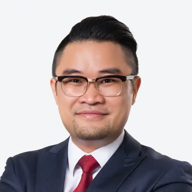 Ted Sir，持牌加拿大移民顧問（RCIC）、莫里森移民首席顧問